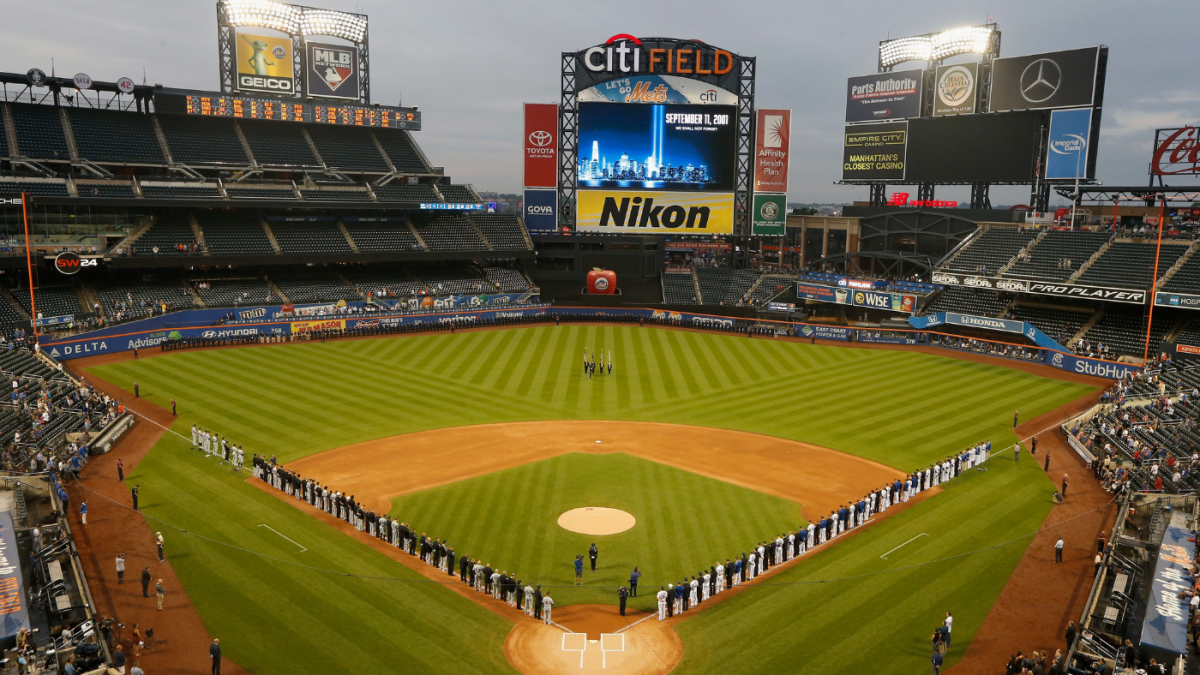 2023 Mets Yankees Subway Series Pin Button New York NY Citi Field Stadium #1