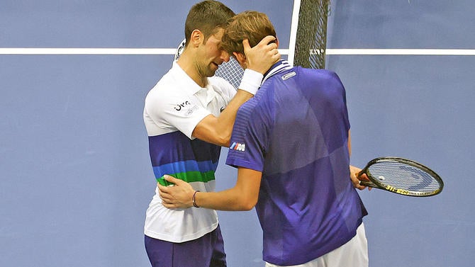 daniil-medvedev-novak-djokovic.jpg