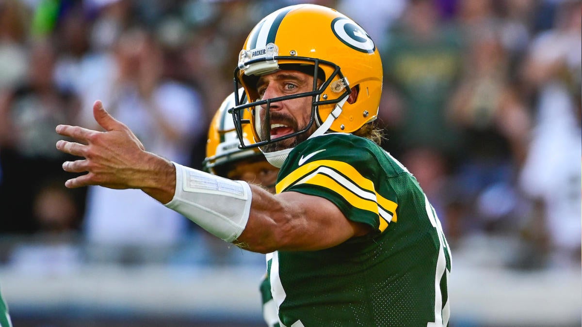 Packers' Aaron Rodgers reacts to being thumped by Saints in opener