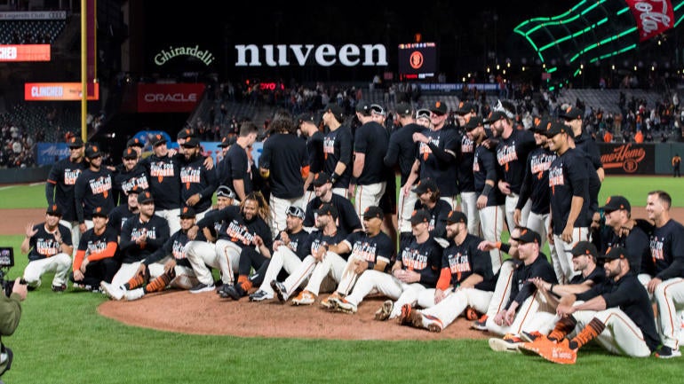 giants-clinch-2021.jpg