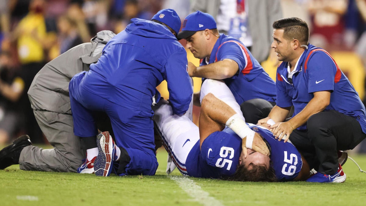 Giants' Nick Gates fractures leg vs. Washington