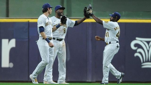 Brewers' first wild-card games set to begin no earlier than 6 p.m.