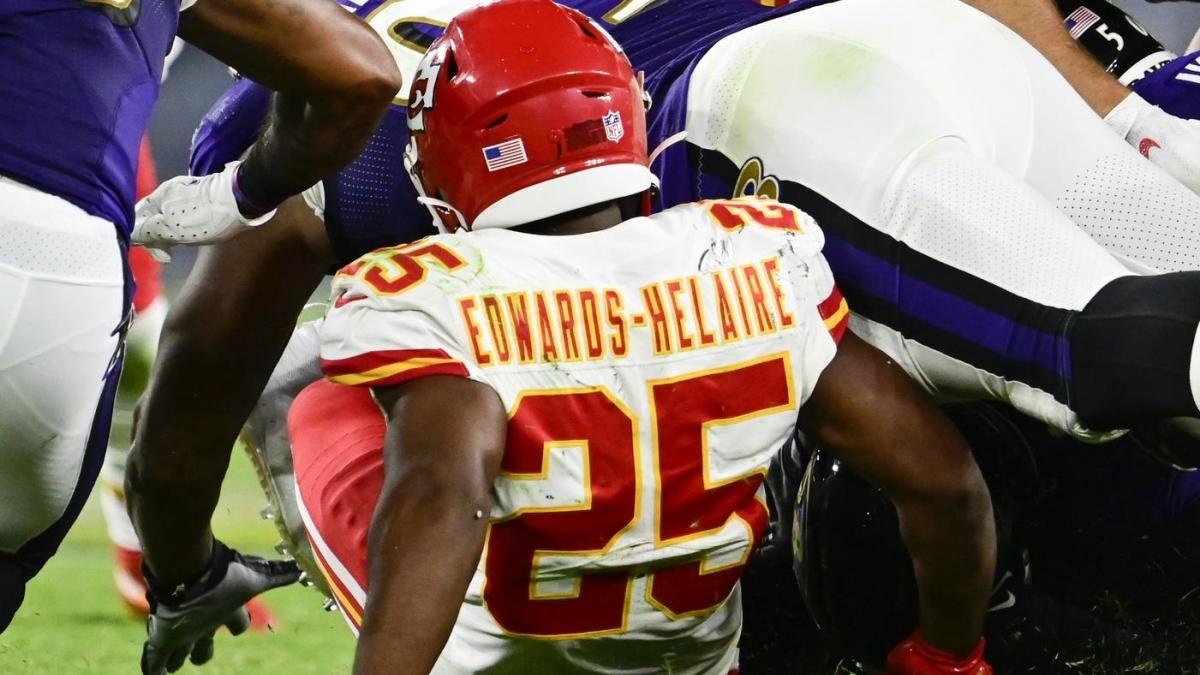 Chiefs RB Clyde Edwards-Helaire calls for help from Mahomes after plane  troubles