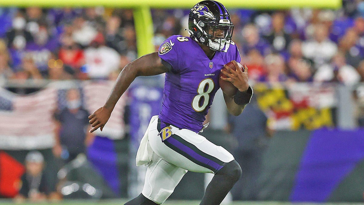 Ravens vs. Buccaneers player props: Tom Brady, Lamar Jackson props lead  Week 8 TNF picks 