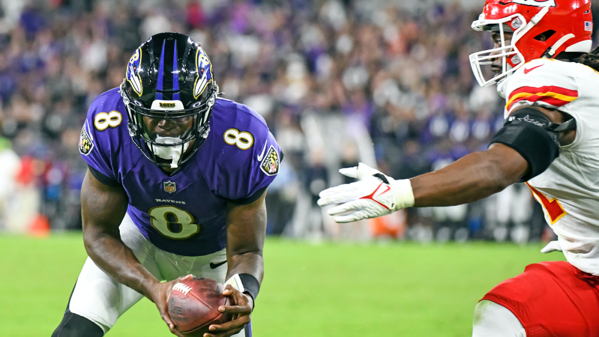 Sports Illustrated on X: Lamar Jackson became the second QB in NFL history  to rush for 1,000 yards in a season earlier today. He's now only 22 yards  shy of Michael Vick's