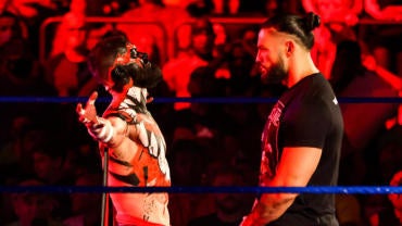 finn-balor-roman-reigns-wwe-smackdown.jpg