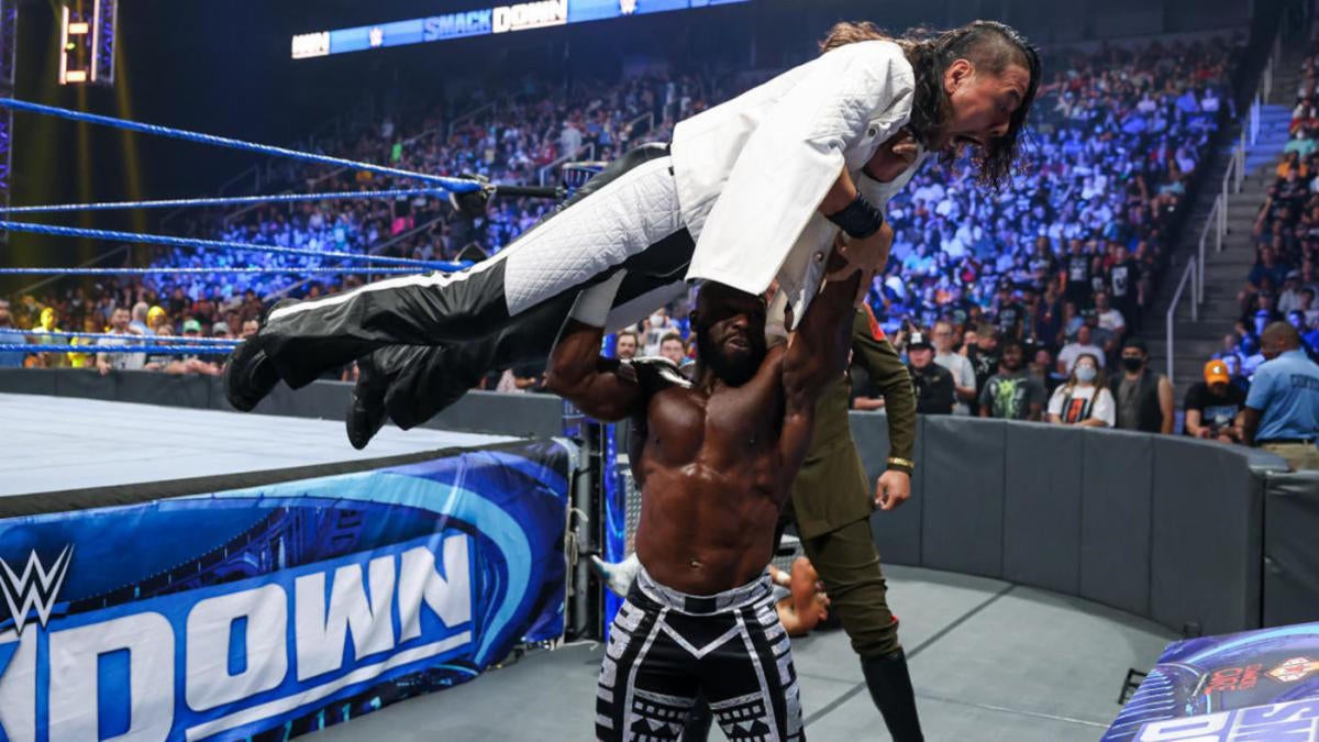 Hasil WWE SmackDown: Rekap langsung, skor saat Crews menantang Nakamura untuk gelar Intercontinental