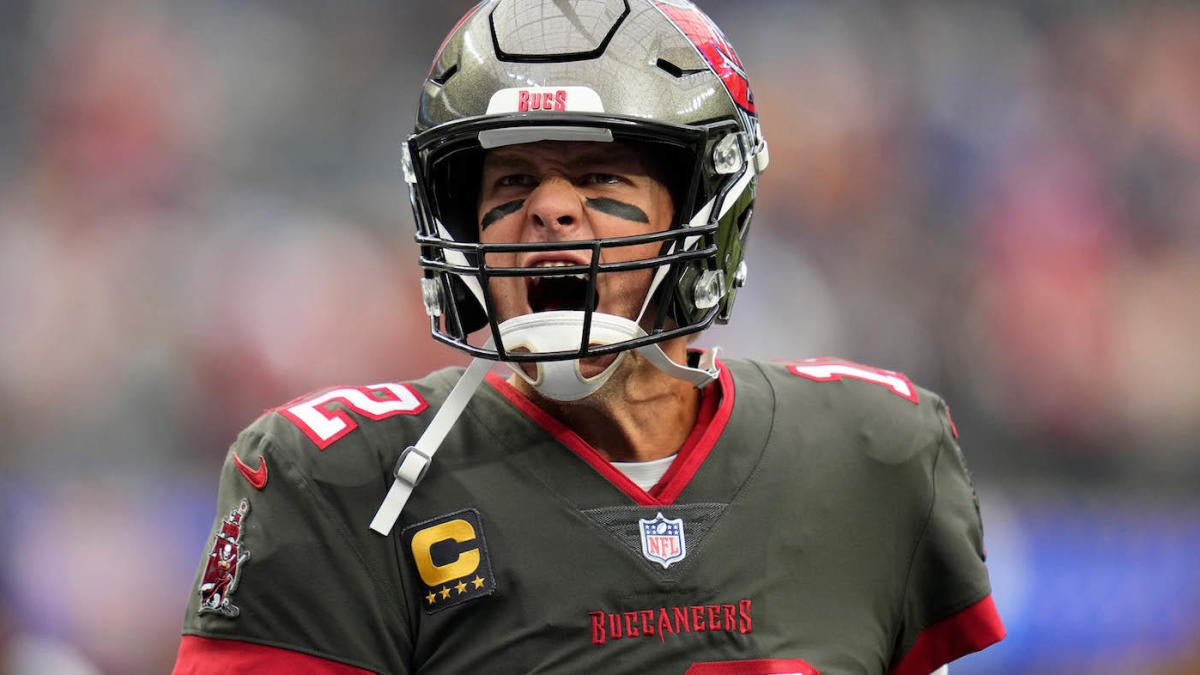 Top 10 NFL QBs of 2022: Buccaneers’ ageless Tom Brady headlines a group full of ascending young superstars