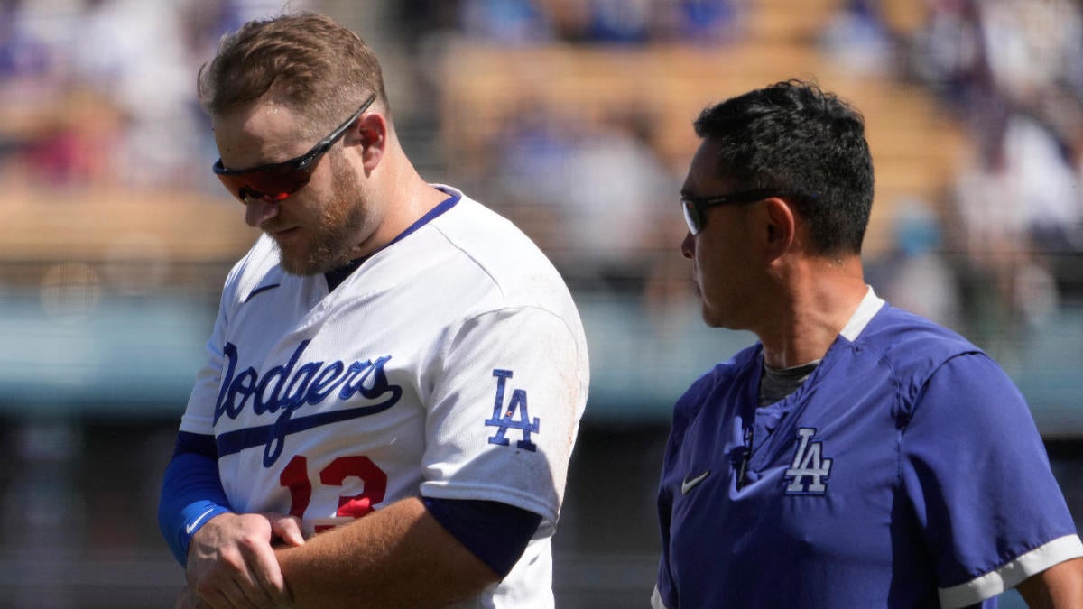 Max Muncy injury: Dodgers 1B out of NL wild card game, dislocated elbow -  True Blue LA