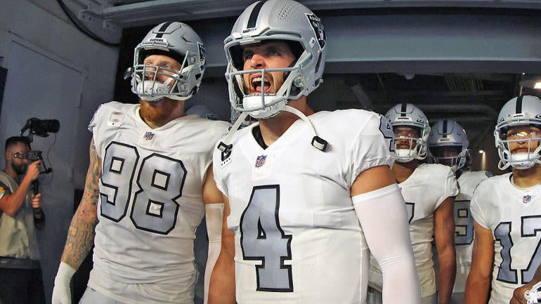 derek-carr-raiders.jpg