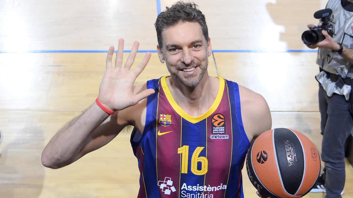 Lakers retire number 16 of Paul Gasol