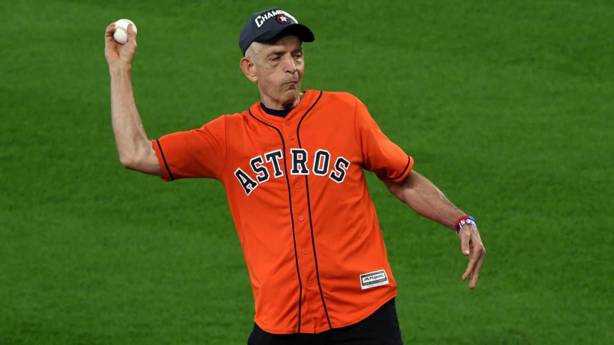 Astros fans petition for Mattress Mack first pitch in Game 6