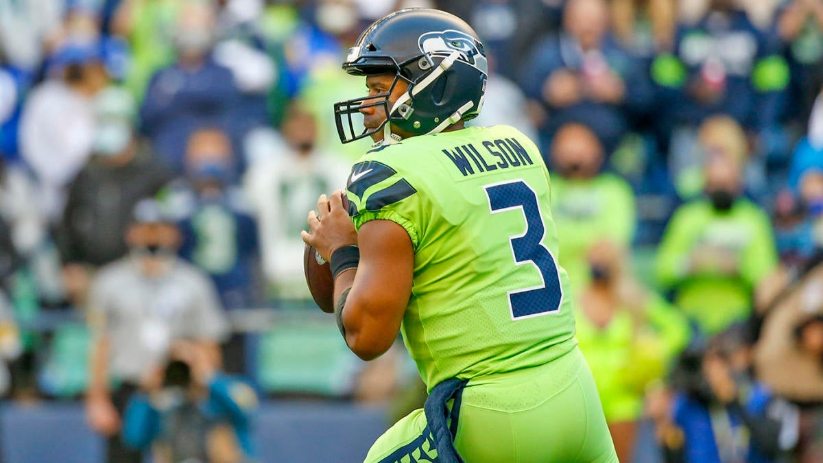 Seahawks QB Russell Wilson 'making progress' in his recovery from finger  surgery, Pete Carroll says