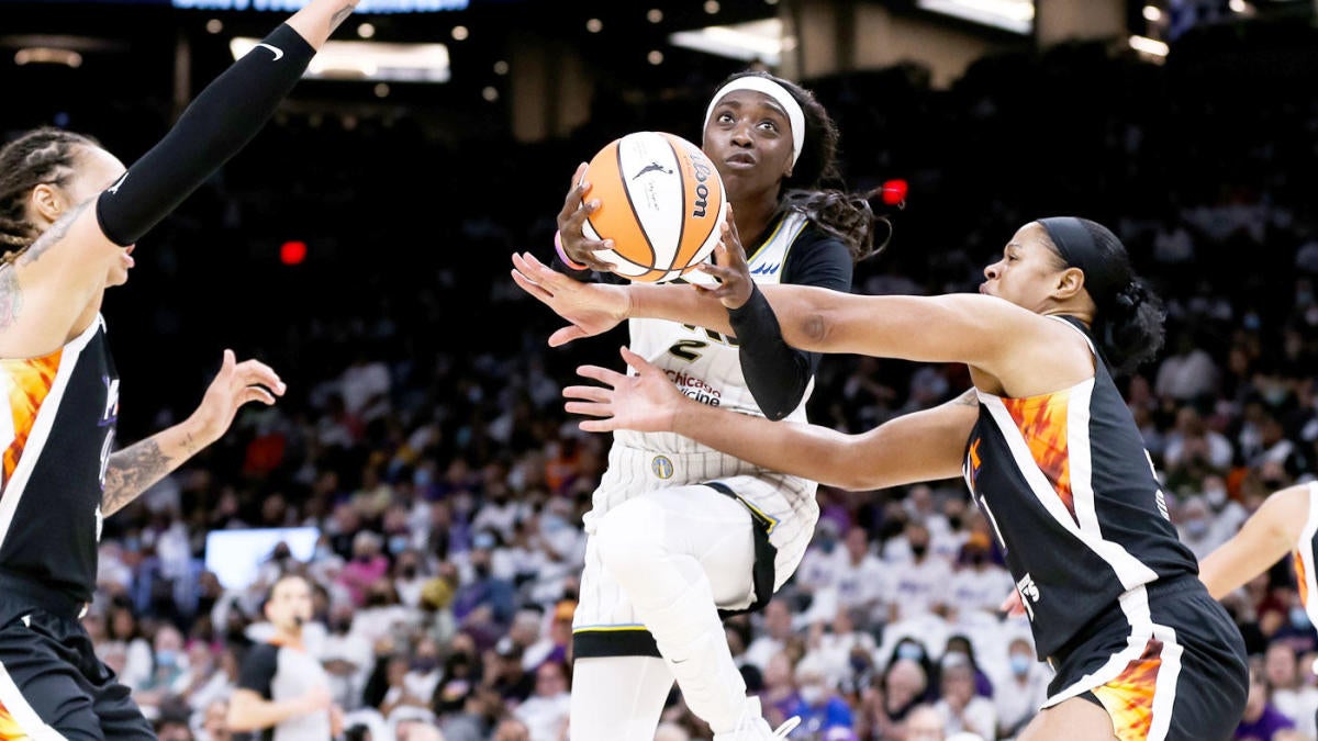 2021 WNBA Finals Game 1 score, takeaways Sky cruise to easy win over