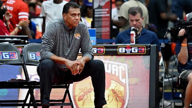 reggie-theus.jpg