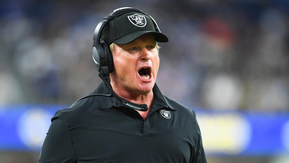 Jon Gruden menggugat NFL, Roger Goodell karena perannya dalam memaksa pengunduran dirinya dari Raiders bulan lalu