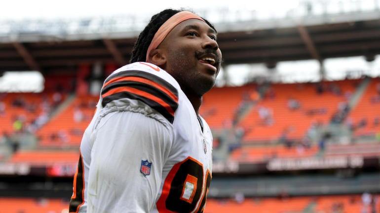 Look Browns De Myles Garrett Decorates Lawn With Gravestones Of Ben