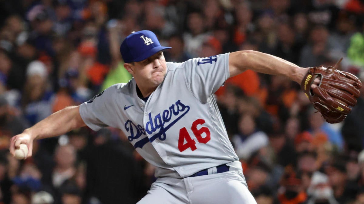 Corey Knebel, not Julio Urías to start Giants-Dodgers Game 5