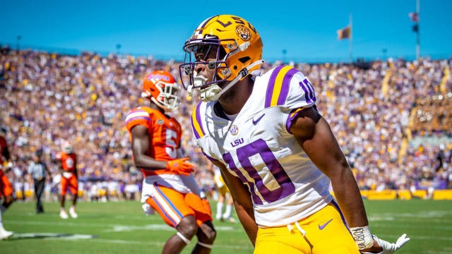 LSU's Jaray Jenkins puts the Tigers up for good with a one-yard TD grab