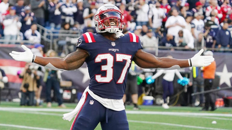usatsi-16976943-damien-harris-patriots-rb-td-1q-2021-1400.jpg