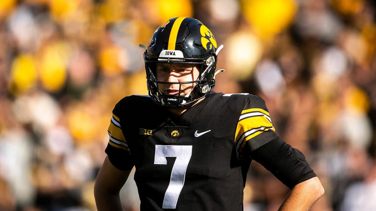 Iowa vs. Iowa State picks, predictions: Week 2 college football computer  picks, odds, betting lines - College Football HQ