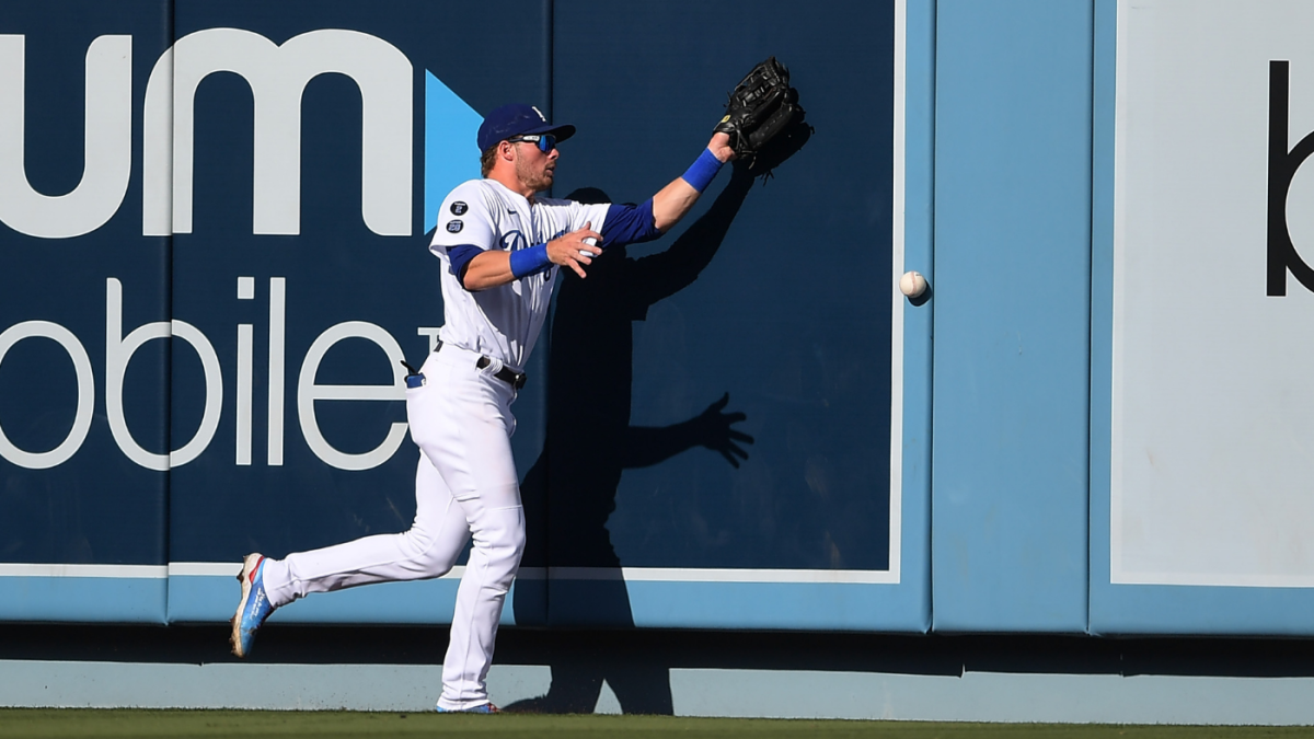 Eddie Rosario delivers decisive blow vs. Walker Buehler