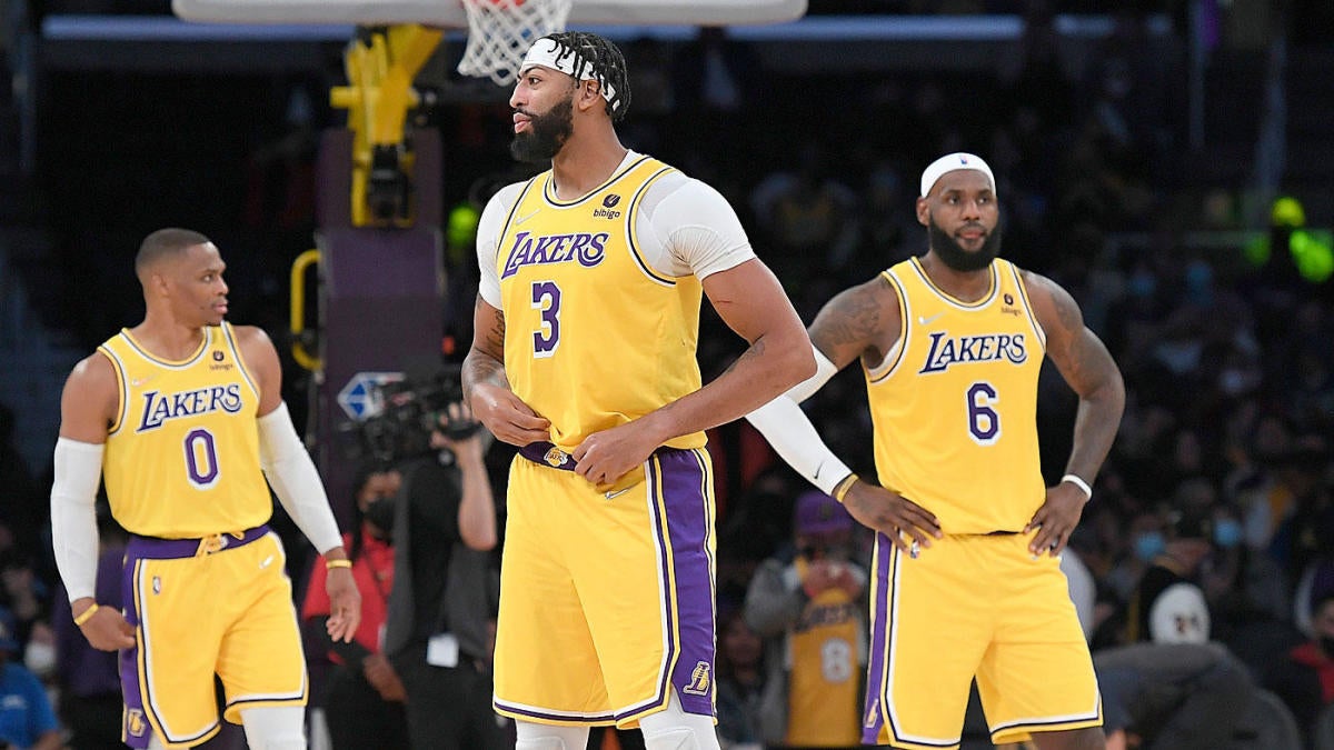 Lakers, Warriors settle on starting lineups for opening night clash ...