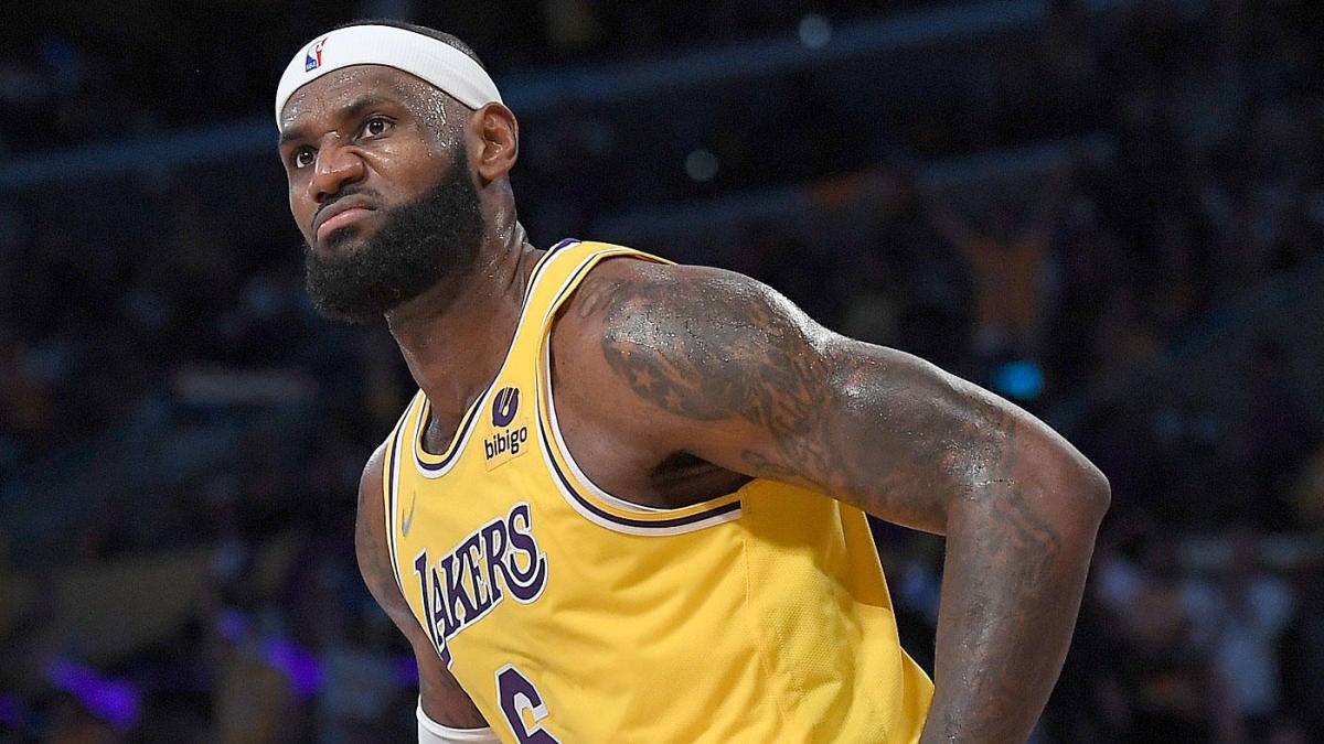 Lakers confirm plans to retire LeBron James' jersey when he's