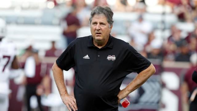 WATCH: Mike Leach goes on Halloween candy rant after Mississippi State's  win over Vanderbilt 