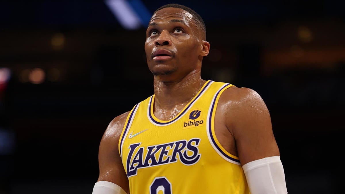 Russell Westbrook expulsado cuando los Lakers sin LeBron James pierden ventaja de 26 puntos en una desastrosa derrota ante el Thunder