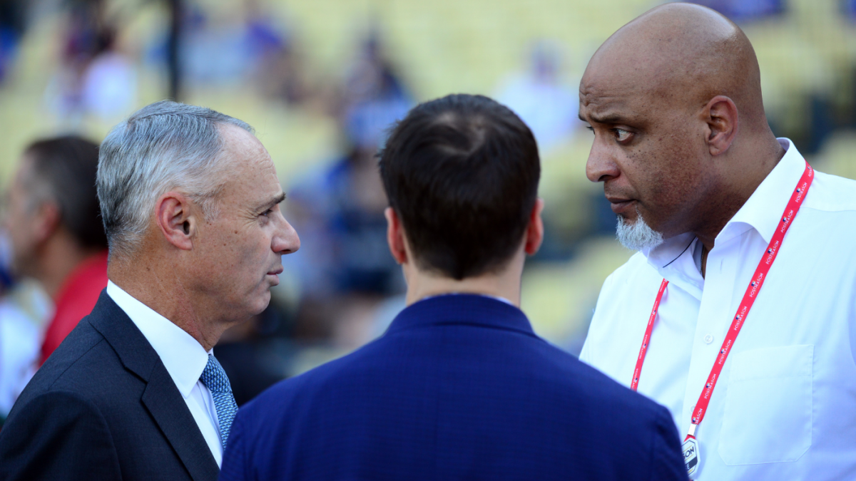 MLB lockout remains likely as MLBPA, league reportedly hold last-minute talks in Texas