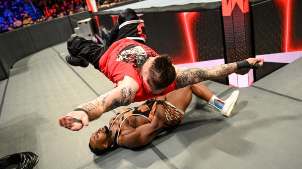 Wwe Raw Results Live Recap Scores As Seth Rollins And Kevin Owens Fight