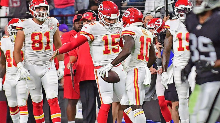tyreek-hill-patrick-mahomes-chiefs-usatsi.jpg