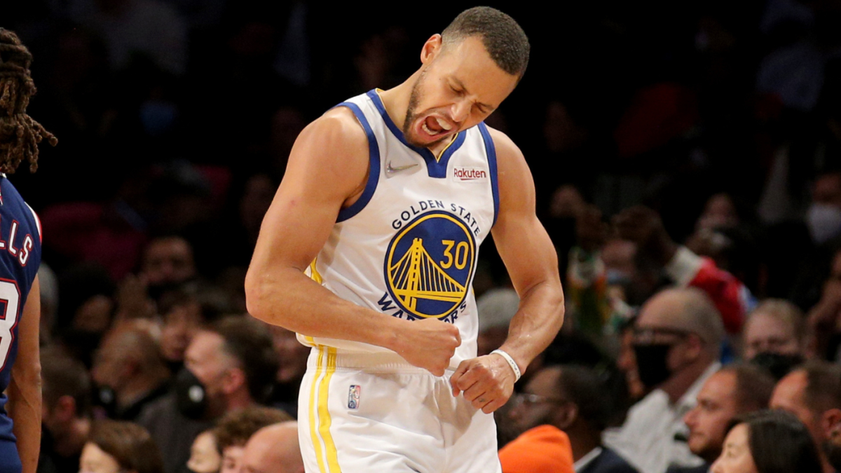 Stephen Curry mengalahkan Kevin Durant dalam pertempuran favorit MVP awal, mencapai sembilan 3s untuk rekor NBA ke-37