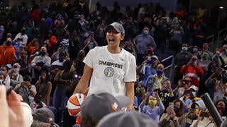 WNBA - A historic outing for Candace Parker ‼️ Tonight she became