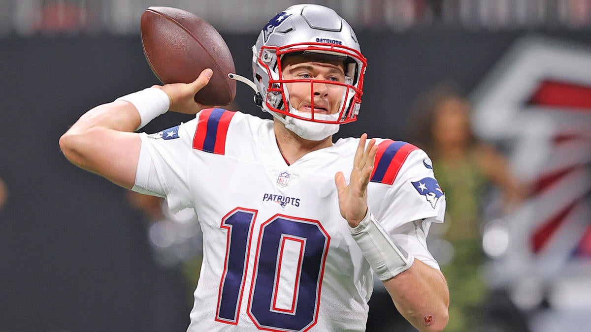 Monday Night Football odds spread: Patriots vs. Bills picks NFL predictions from No. 1 expert on 53-26 roll – CBSSports.com