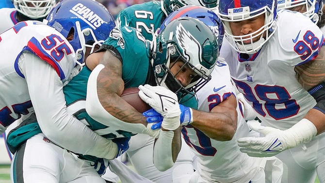 usatsi-17248990-miles-sanders-eagles-rb-1q-2021-1400.jpg