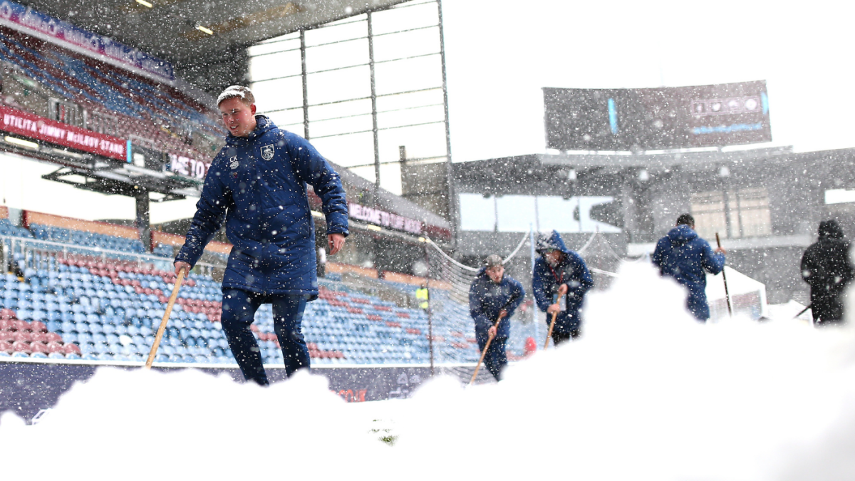 Liga Premier: Burnley vs. Tottenham Hotspur ditunda setelah hujan salju lebat di Turf Moor
