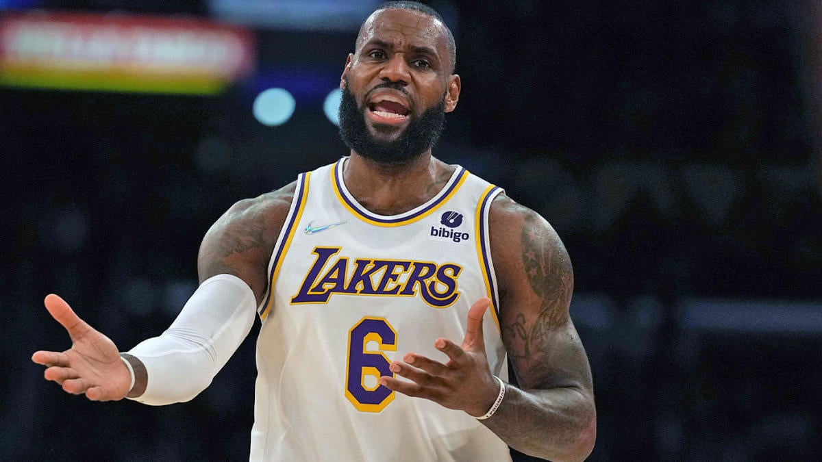 LeBron James memiliki malam besar saat Lakers menahan Pistons;  tidak khawatir tentang cedera perut tweak