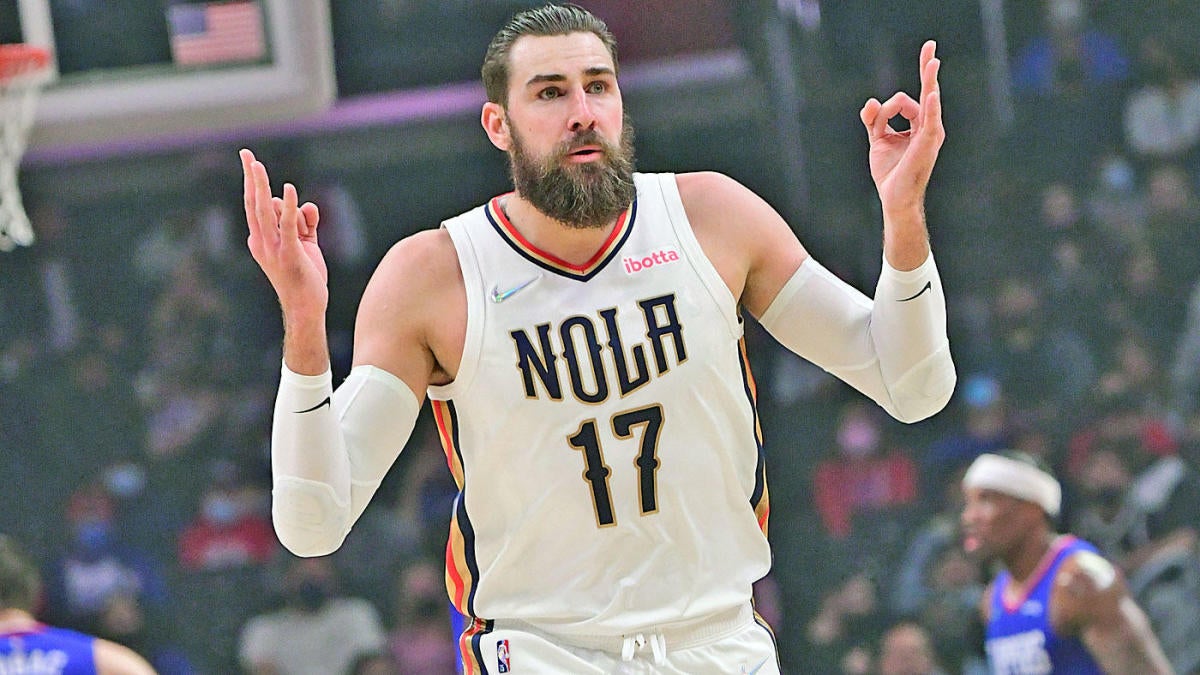 Jonas Valanciunas does his best Steph Curry impersonation in Pelicans' win  over Clippers - CBSSports.com