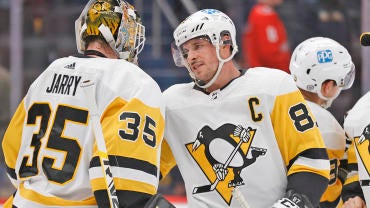 tristan-jarry-and-sidney-crosby-penguins.jpg