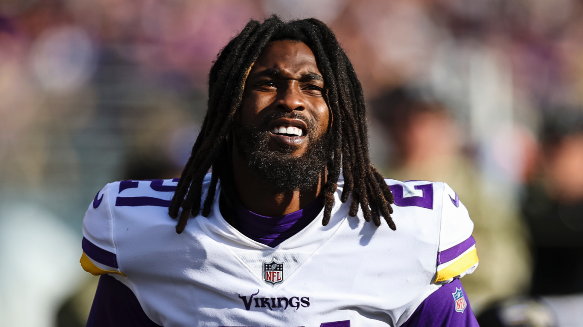 Minnesota Vikings defensive back Bashaud Breeland (21) leaves the field  after being defeated by the Cincinnati Bengals Sunday, Sept. 12, 2021, in  Cincinnati. (AP Photo/Jeff Dean Stock Photo - Alamy