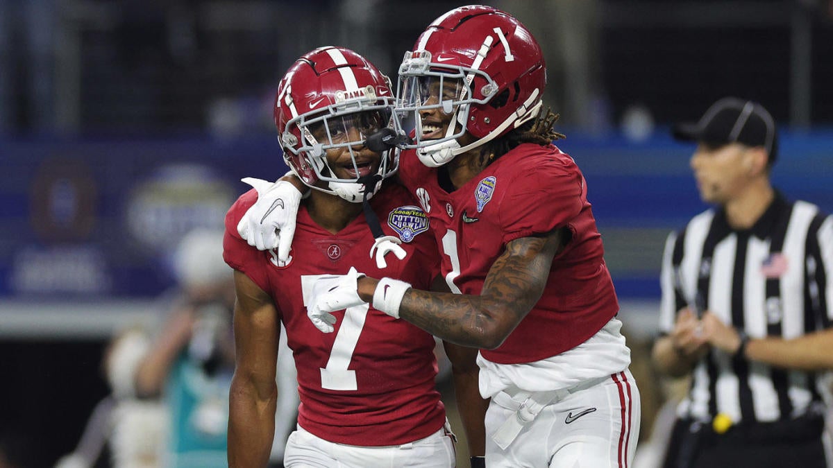 Cincinnati's decorated cornerbacks look to 'dominate' Alabama in Cotton  Bowl 