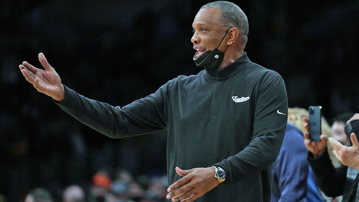 Alvin Gentry dari Kings menyebut buku aturan NBA setelah kalah dari Lakers: ‘Kami dihukum karena aturan tolol’