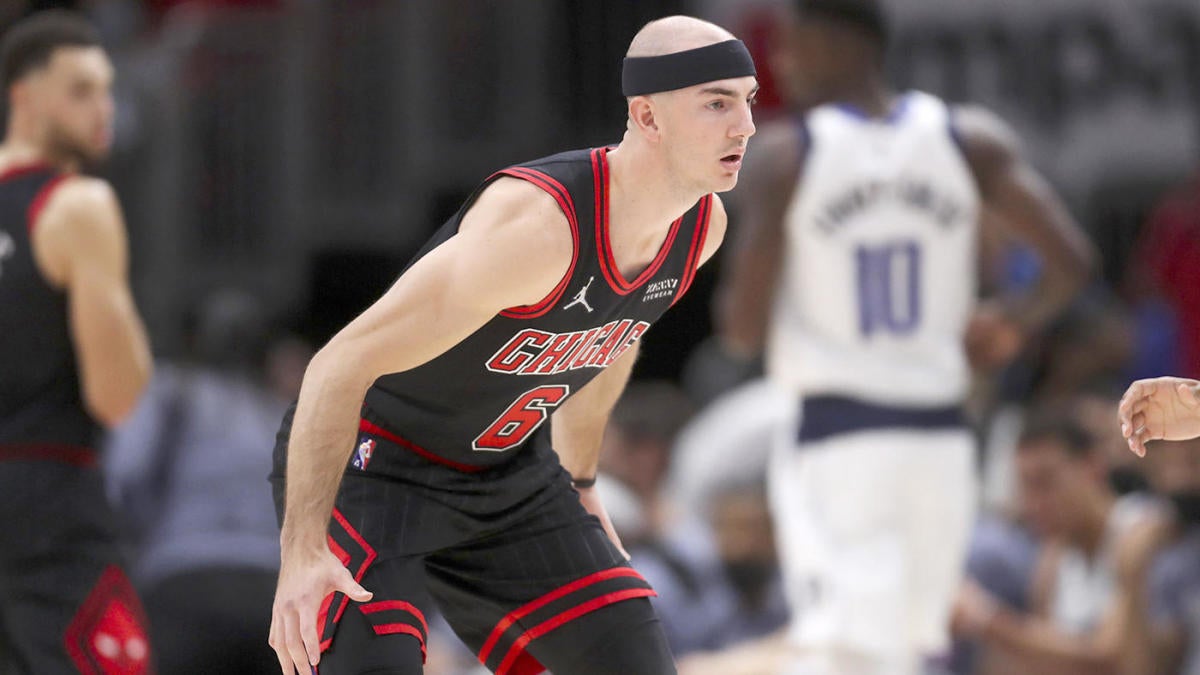 Pelacak COVID NBA: Daftar tim demi tim saat Alex Caruso dari Bulls, pelatih Bucks Mike Budenholzer memasuki protokol