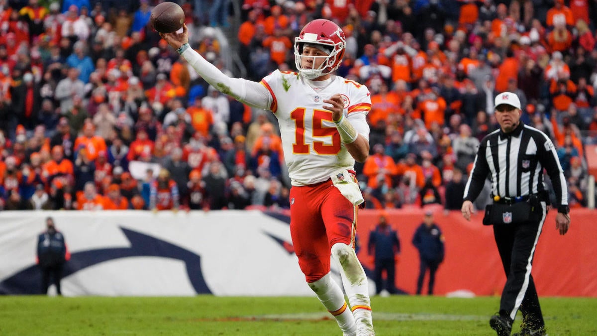 Chiefs vs. Broncos score: Patrick Mahomes Kansas City squeak by Denver in regular-season finale – CBSSports.com