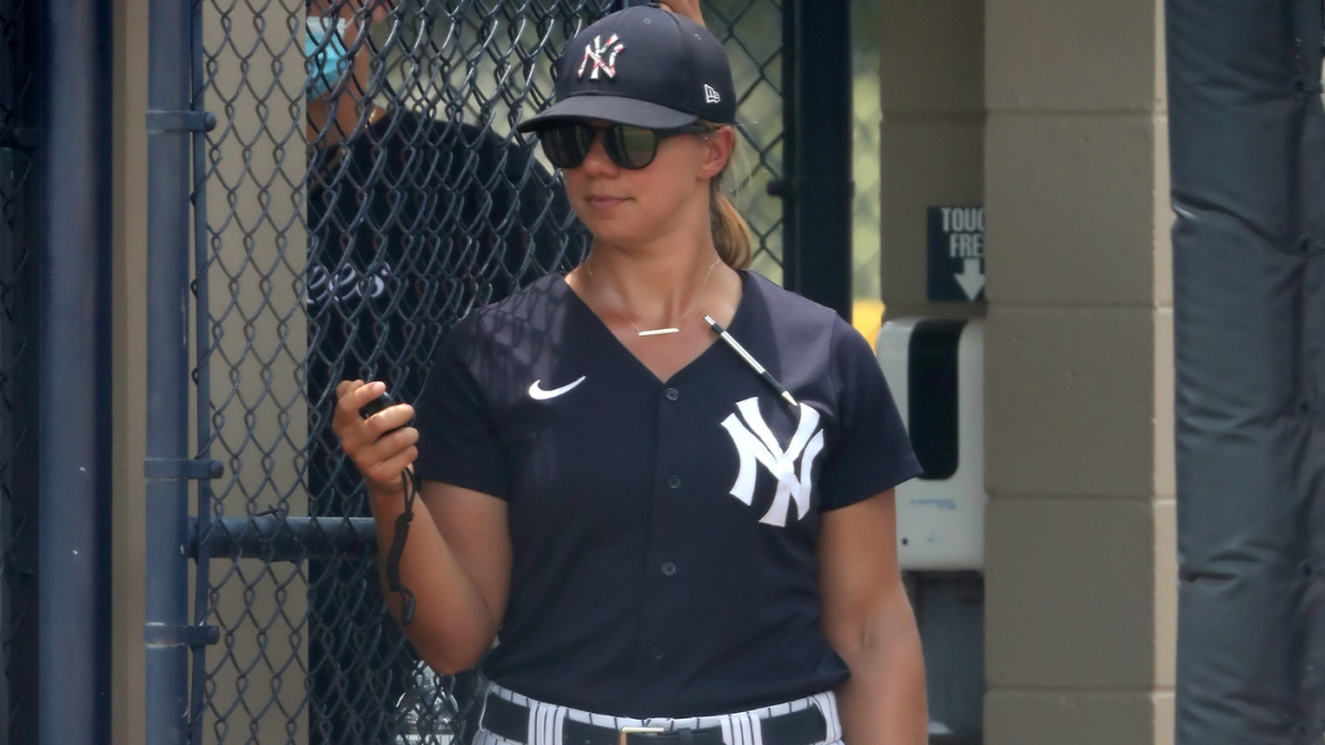 Rachel Balkovec dari Yankees diperkenalkan sebagai manajer liga kecil wanita pertama: ‘Hal-hal negatif, itu lucu’