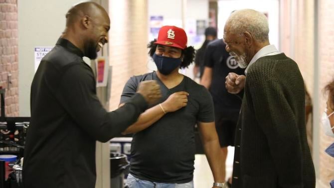 vernon-davis-morgan-freeman.jpg
