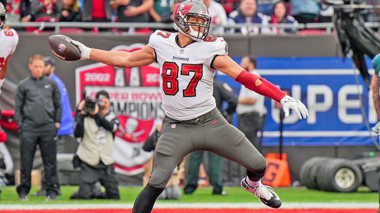 rob-gronkowski-buccaneers-getty.jpg