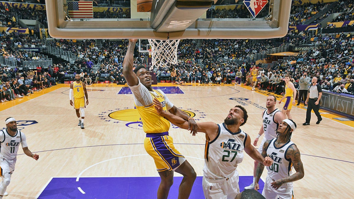 Cadangan dan pemain muda Lakers membawa mereka meraih kemenangan terbesar musim ini atas Jazz
